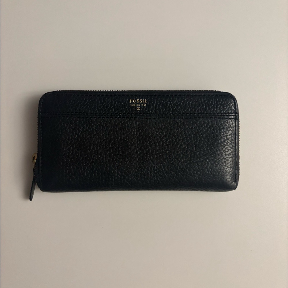 Fossil Textured Black Leather Wallet